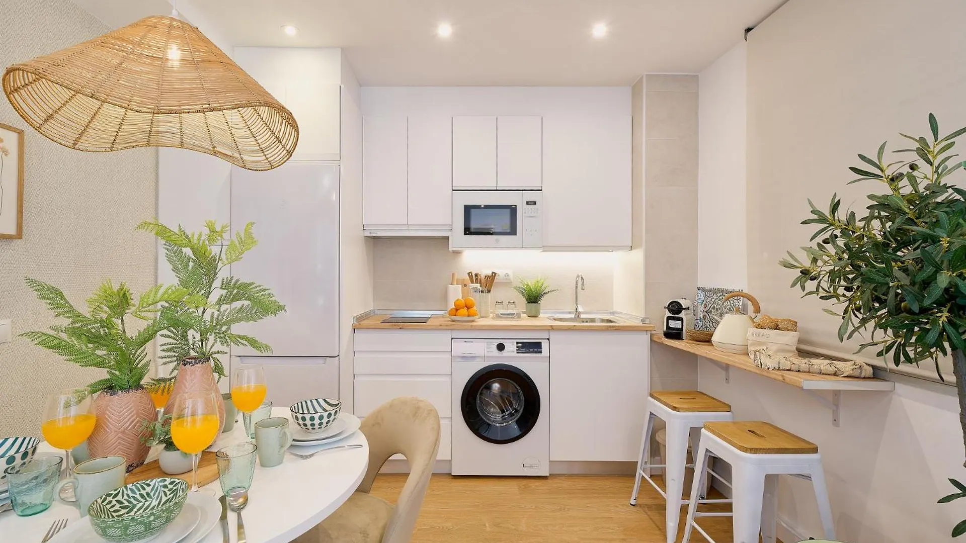 Malaga Mirage By Lovely Rentals Apartment